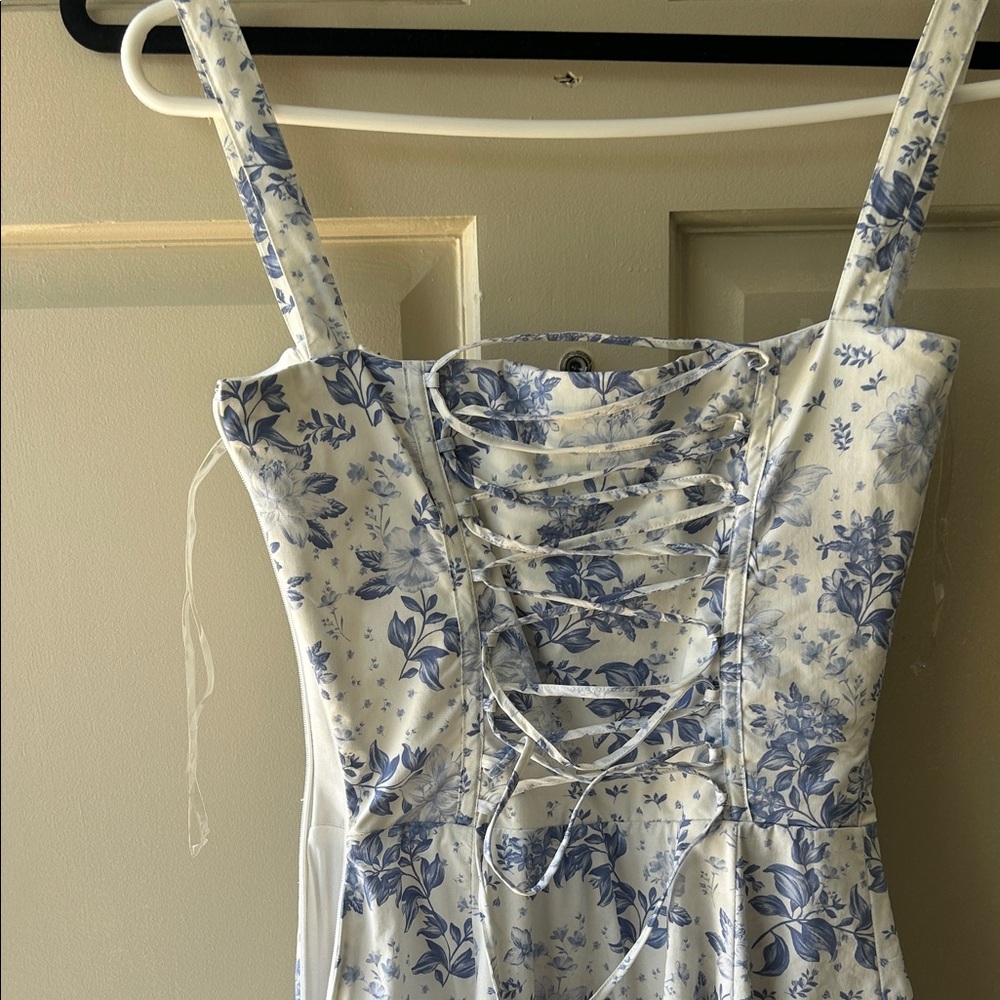 House of CB White and Blue Floral High-Low Dress - Picture 11 of 16